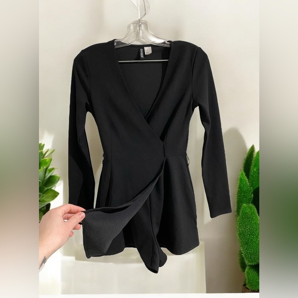 🔮 DIVIDED H&M 🔮 black mini dress - Picture 1 of 7